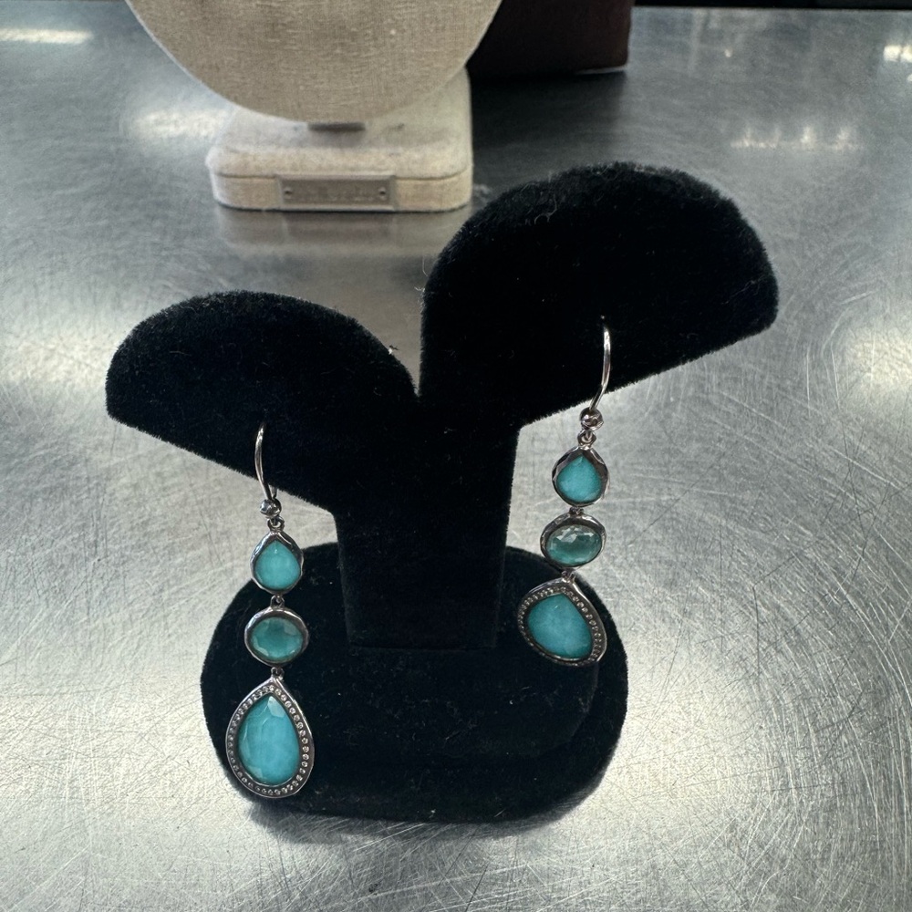 Ippolita Mother of Pearl & Quartz Triple Drop Earrings
comes with dust bag